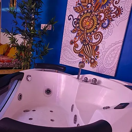 Amazistay Offers A Smart Apartment With Private Hot Jacuzzi